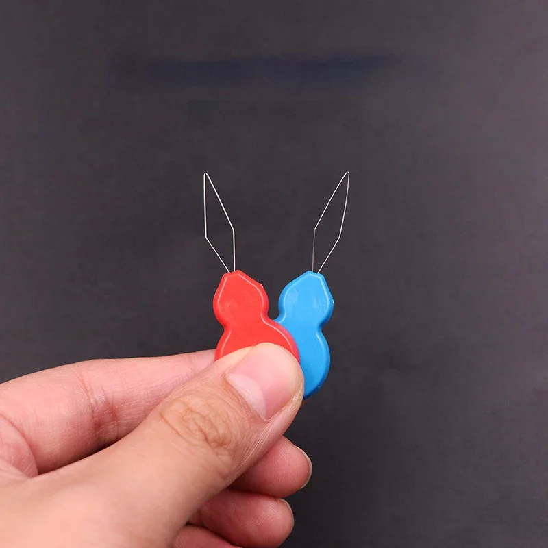 12 قطعة من أدوات إدخال الخيط ف - مراجعة Needle Threader Tool وسعره