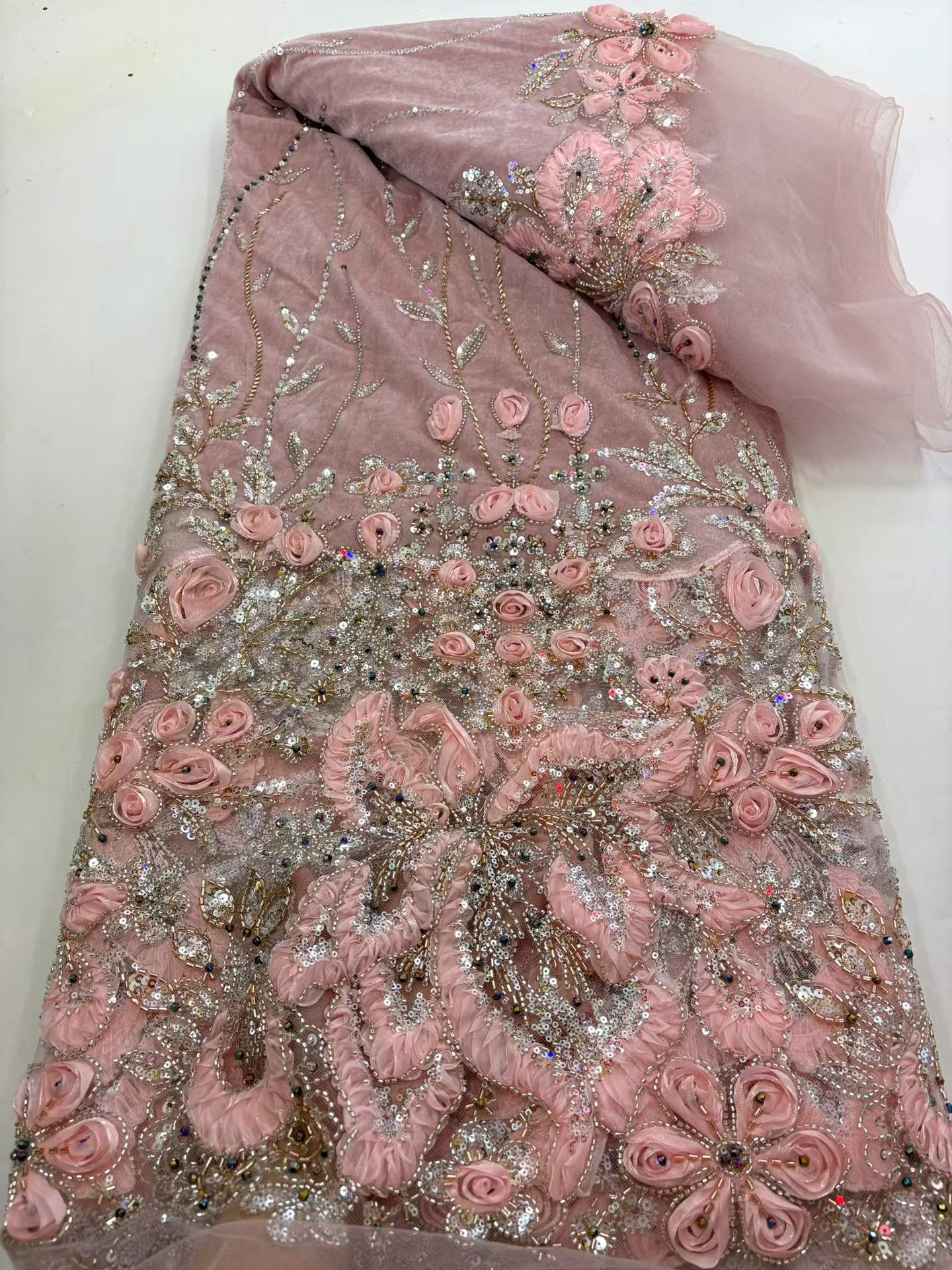 قماش دانتيل مطرز بالخرز المخمل - مراجعة Sewing Velvet Fabric وسعره