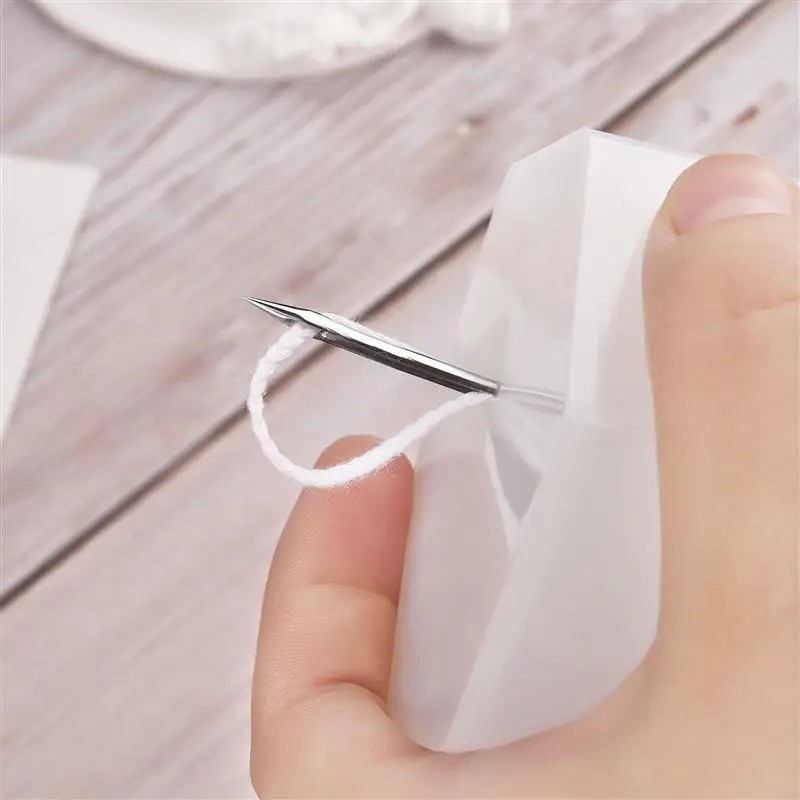 إبرة مخروطية يدوية بمقبض خشبي  - مراجعة Leather Needle Heavy وسعره